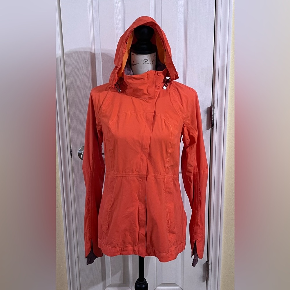 RARE Lululemon Run: In The Rain Jacket - Picture 4 of 16